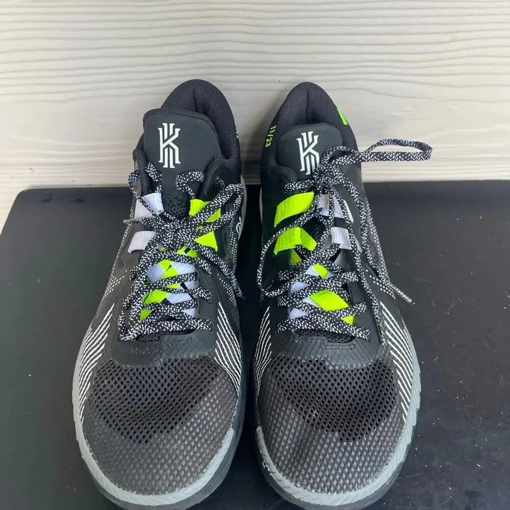 Nike Men's Kyrie Flytrap Black and White Shoes Sneakers Sz 9.5 Style CZ4100-002